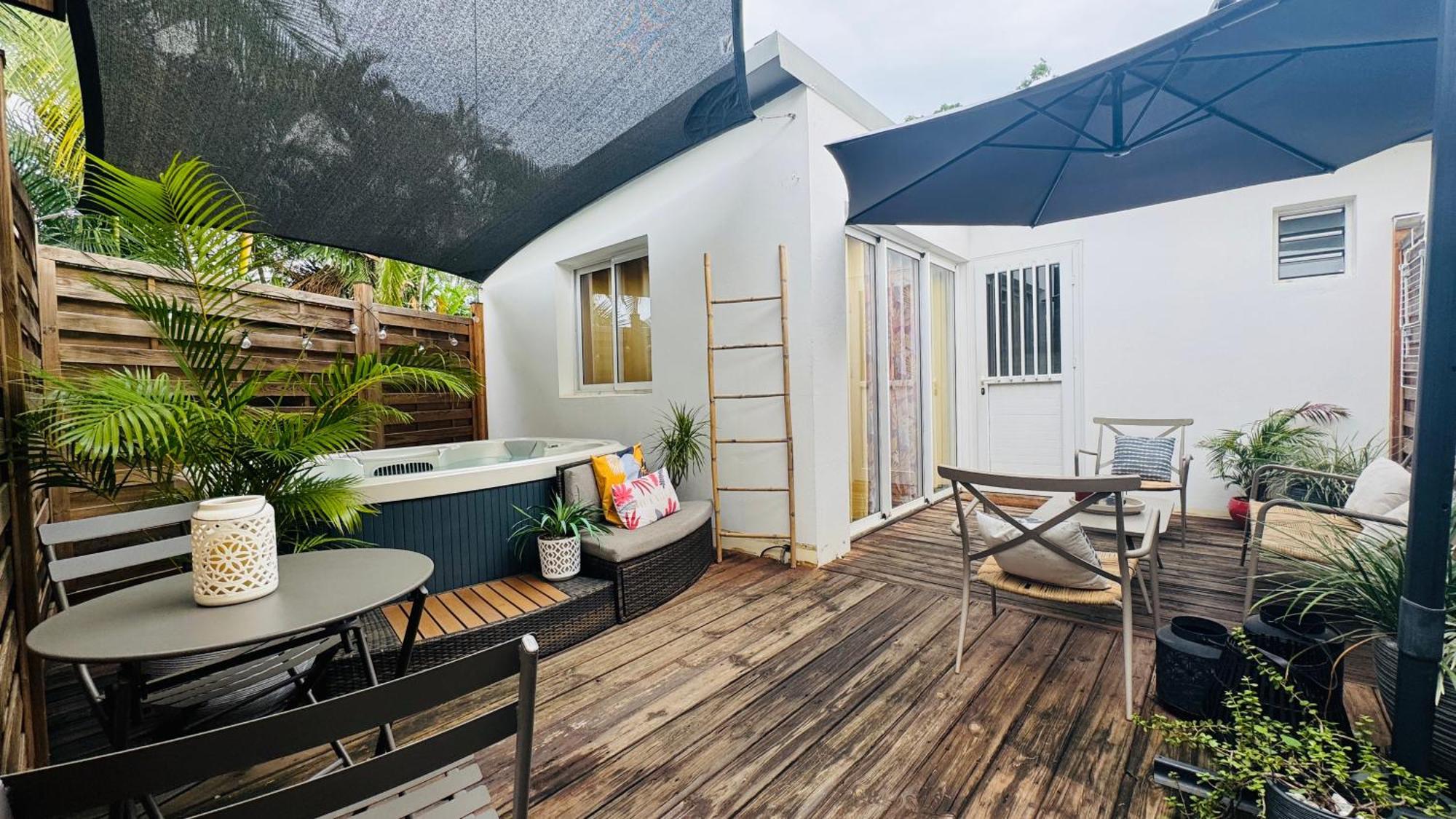 Le Plumeria - T1 Avec Un Spa Privatif Saint-Denis Exteriér fotografie